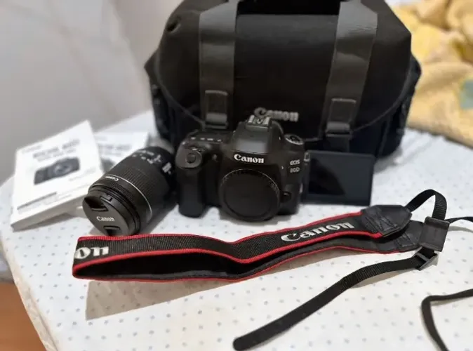 Vendo ou Troco, "Câmera Canon" Nova com Kit completo.