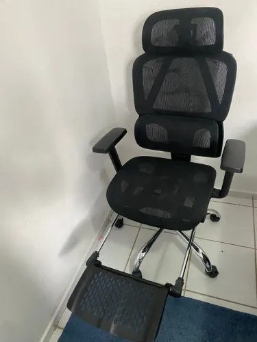 Cadeira de Escritório Tela Mesh Preta, Braço 4D