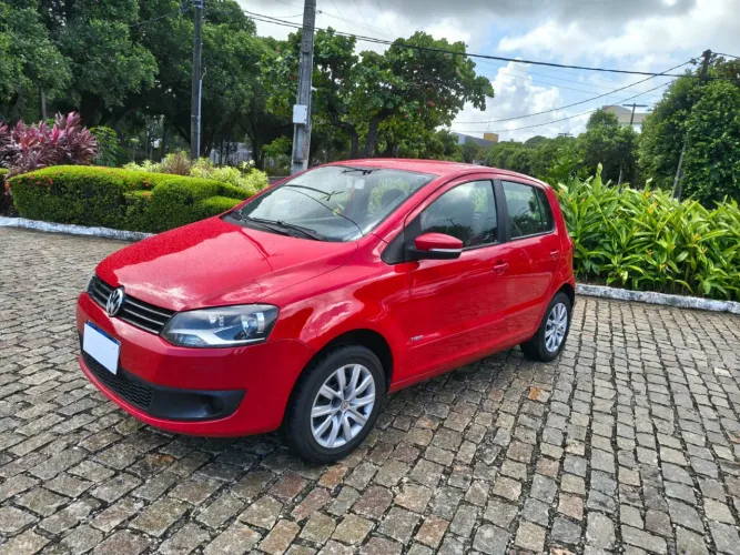 Volkswagen Fox 1.0 MI Total Flex 8V 5P 2013