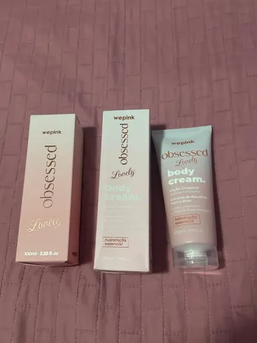 Kit Obsessed Lovely Wepink (Perfume, Body Splash e Body Cream)