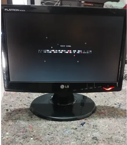 Monitor LG Led 16 polegadas entrada VGA