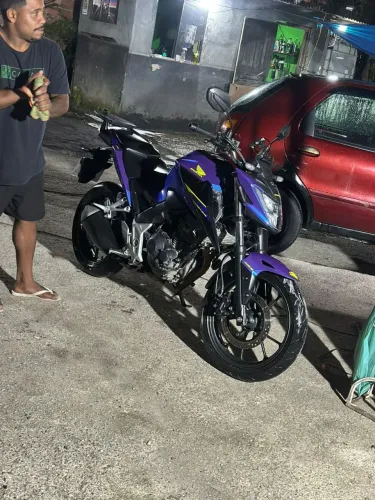 Moto muito Nova !