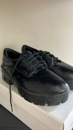 Coturno feminino oxford
