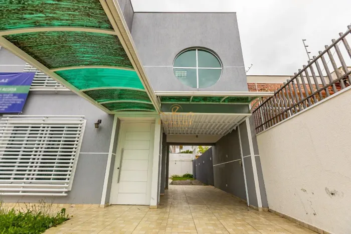 Excelente Imóvel Comercial no Coração do Parolin - 304 m² Construídos