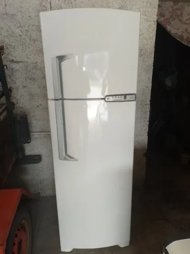 Geladeira Brastemp funcionando perfeitamente.