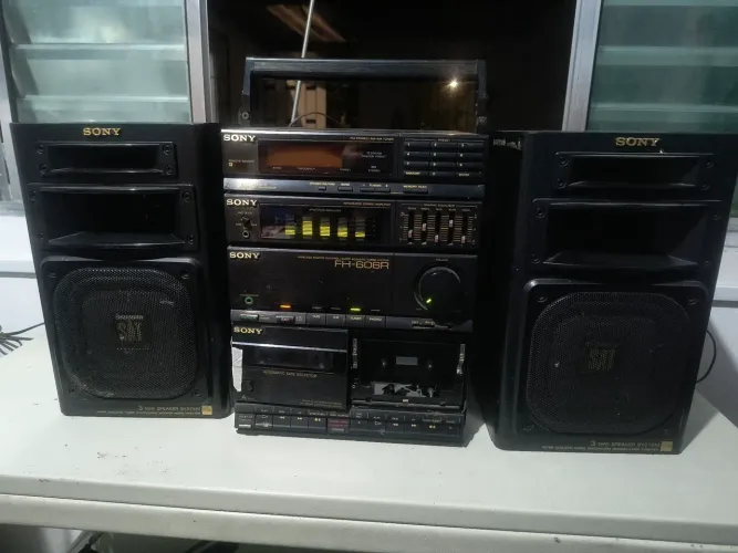 Rádio Sony antigo vintage FH606R