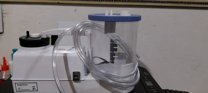 Aspirador hospitalar portátil