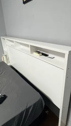 Cabeceira de cama + mesinha de cabeceira