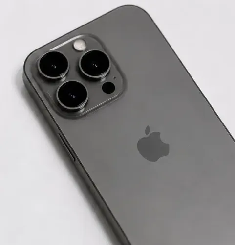 VENDO/TROCO IPHONE 15 PRO SEM DETALHES