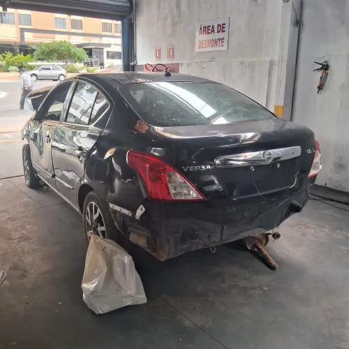 Nissan versa 1.6 sucata retirada de peças