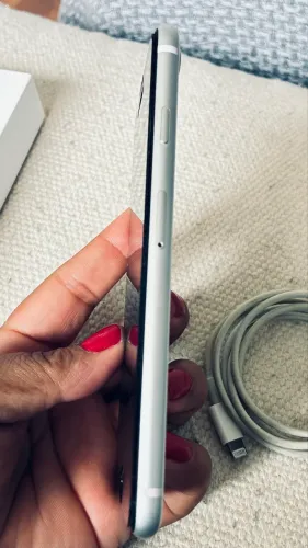 iPhone SE 64GB