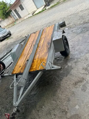 Carretinha Reboque Plataforma para Motos e Carga Geral