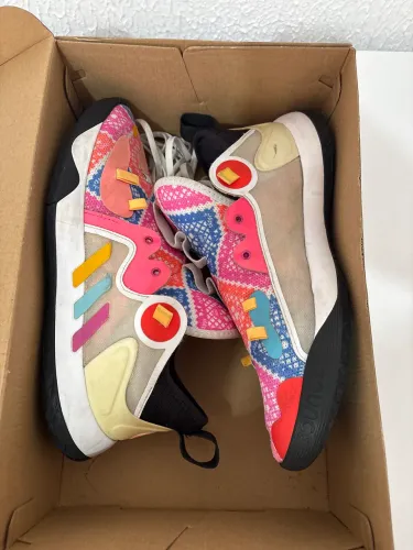 Tênis adidas harden stepback edição especial