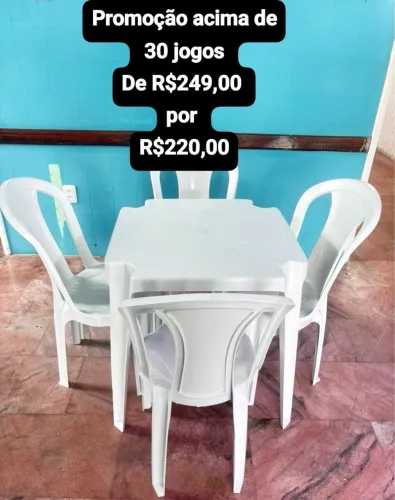 Jogo de mesa com cadeira