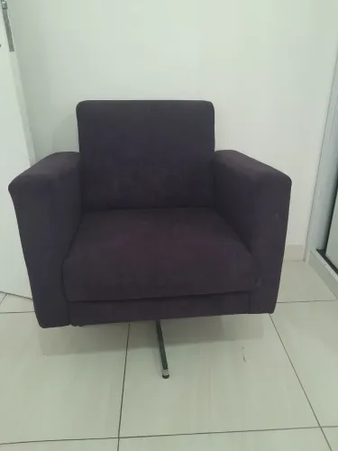 2 poltronas skalet novas com pé em alumínio giratório