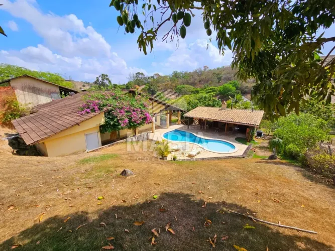 Rancho de 2.5 hectares com ampla área verde e estrutura de lazer à venda em Gravatá/PE!