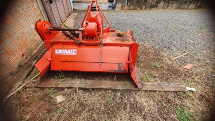 Roçadeira Lavrare Ótimo Estado