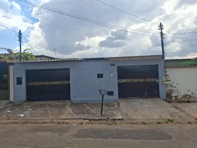 Vende se uma casa 3/4 na vila Itatiaia