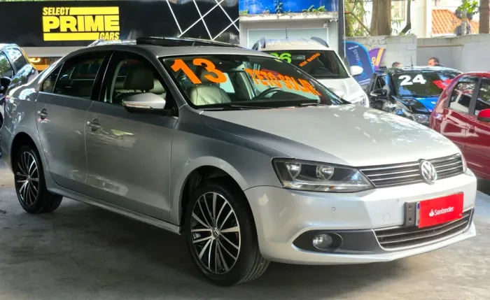Volkswagen Jetta Highline TSI 2.0 8V 120cv Gasolina Tiptronic 2013