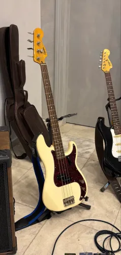Fender Squier Precision bass Classic vibe 60s