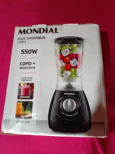Liquidificador novo na caixa para venda.