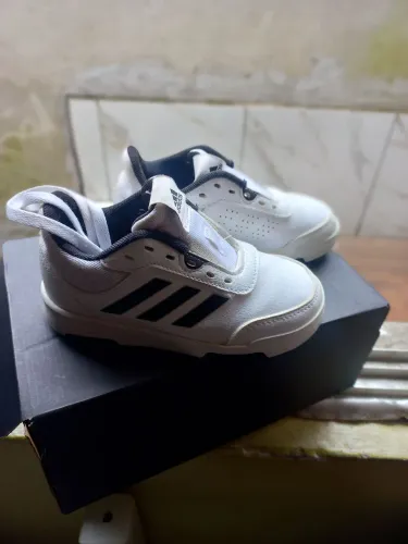 Tênis adidas 26