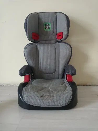 Acento elevado para carro
