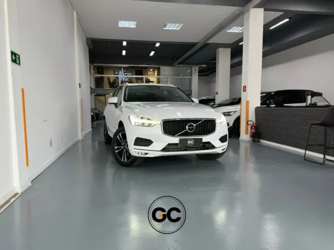 Volvo XC-60 XC 60 D-5 Momentum 2.0 AWD Diesel 5P 2020