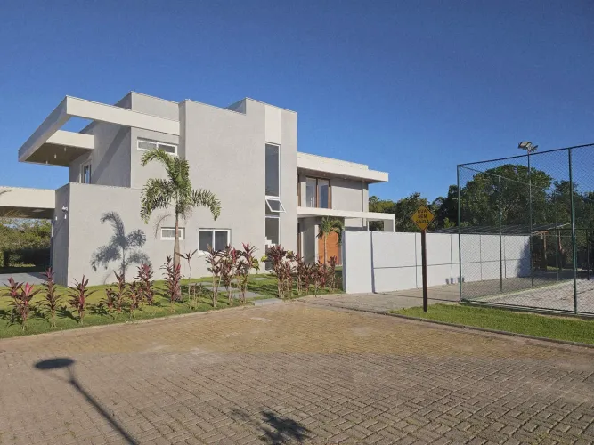 Casa busca vida pomares