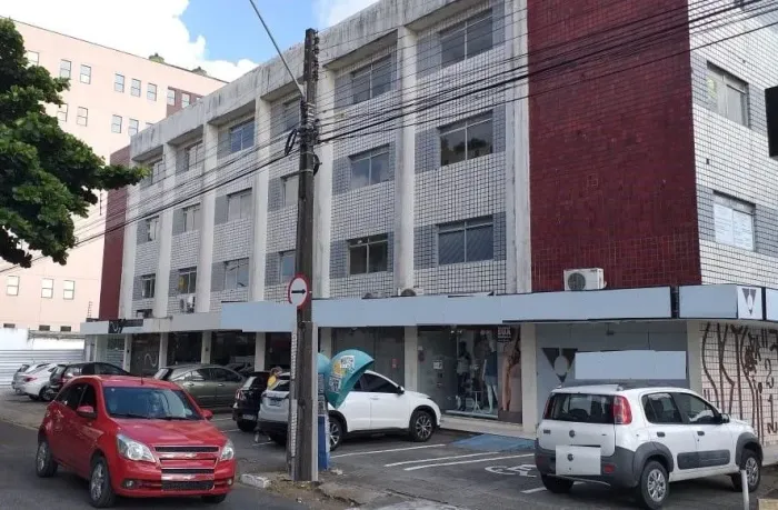 Sala comercial com banheiro