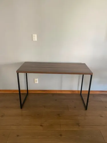 Escrivaninha / Mesa de Escritório Estilo Industrial (Madeira e Ferro)