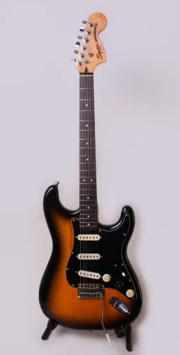 Guitarra squier stratocaster modified