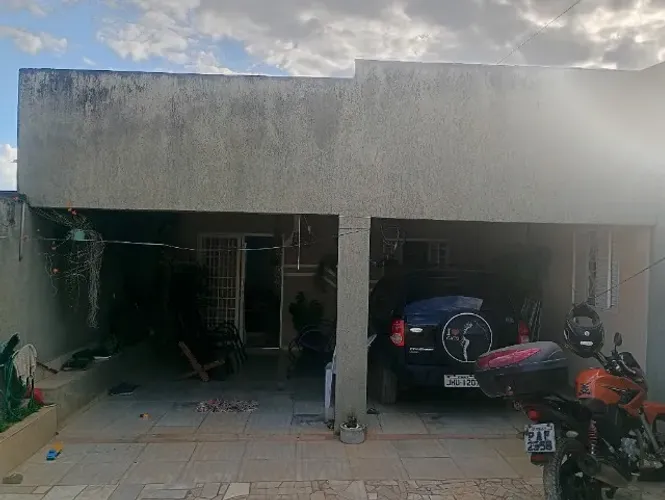 Casa na fercal, 04 quartos, 2 banheiros, Cozinha americana, garagem 04 carros 