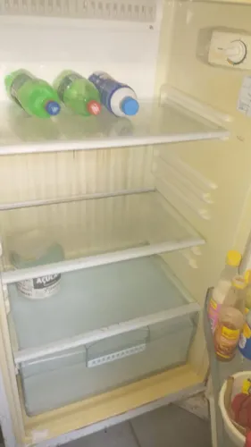 Vendo uma geladeira duas porta