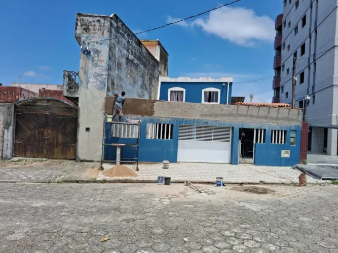 Casa Com Piscina pé na areia 