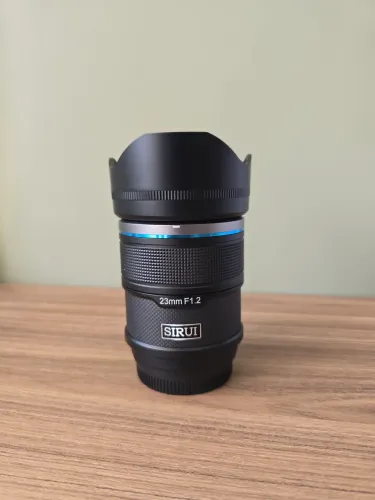 Lente Sirui Sniper 23mm f1.2 E-mount Sony Apsc A6700 FX30 ZVE10 ZVE10II A7