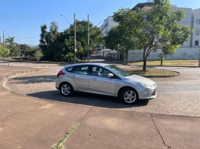Ford Focus 1.6 S/se/se Plus Flex 8v/16v 5P 2015