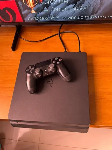 PS4 slim com controle