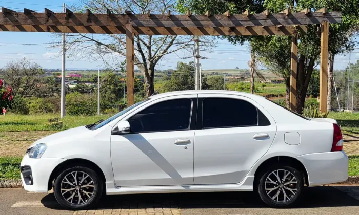 Toyota Etios Platinum Sed. 1.5 Flex 16V 4P Aut. 2017