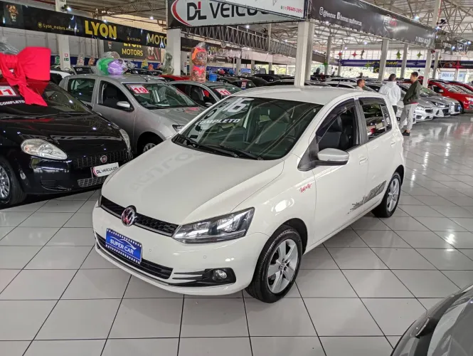 Volkswagen Fox Rock IN RIO 1.6 MI Total Flex 8V 5P 2016