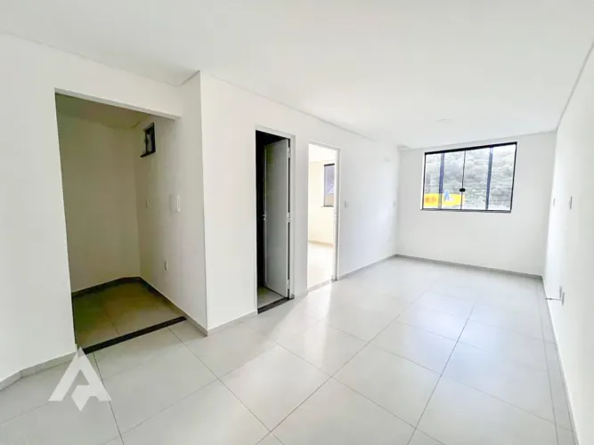 Sala comercial para locação com 42m², por R$ 1.550,00 - Bairro Água Verde - Blumenau/SC