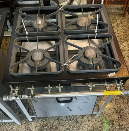 Fogão Industrial Metalmaq 4 bocas com forno novo