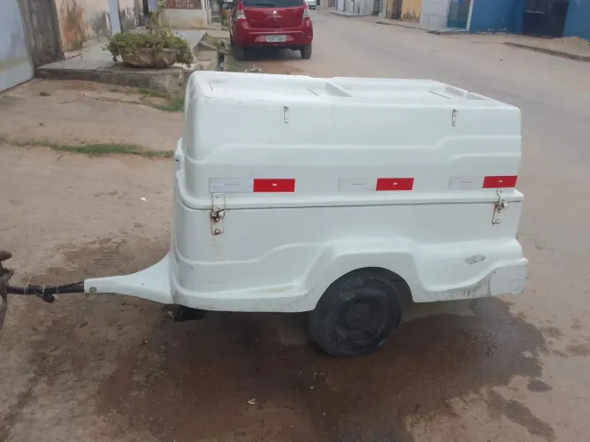 Reboque bau moto fibra
