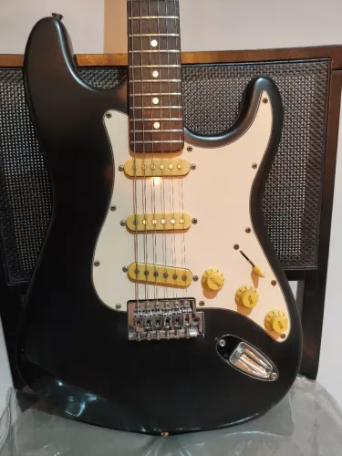 Guitarra Stratocaster PHX Preta Regulada