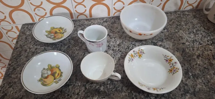 Conjunto de louça de porcelana