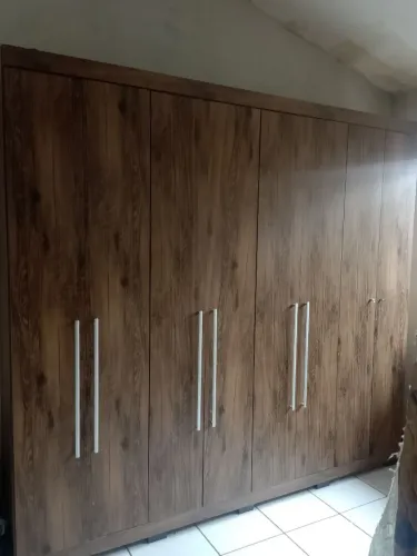 Vendo guarda roupa usado bem conservado entrega e montagem grátis 