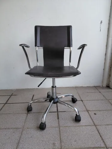 Cadeira de escritório giratório