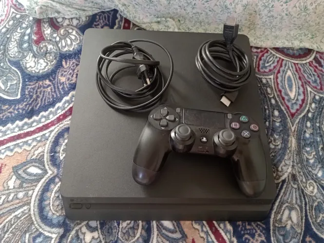 Ps4 slim 