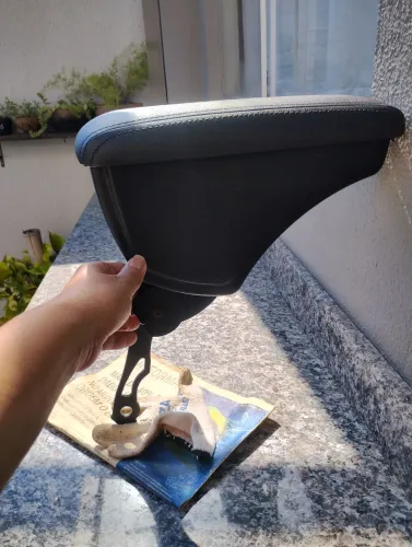 Encosto de braço para carro