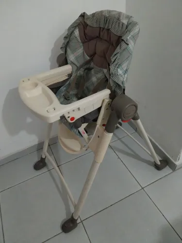 Cadeirinha  de  alimentação  para bebe